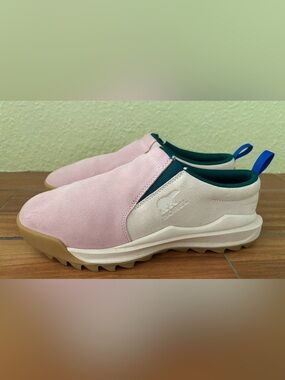 Sorel Women’s Pink & Tan Slip On, ONA RMX Moc Tennis Shoe Sneakers Size: 10